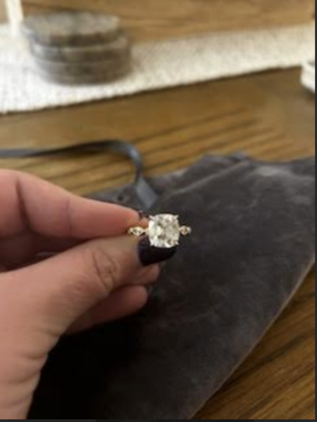 IGI Certified 3.9 CT G VVS2 Lab Grown Cushion Cut Diamond Ring - Image 5